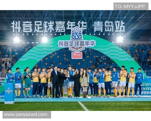 模仿足球明星精彩瞬间视频挑战展现你的球技与创意